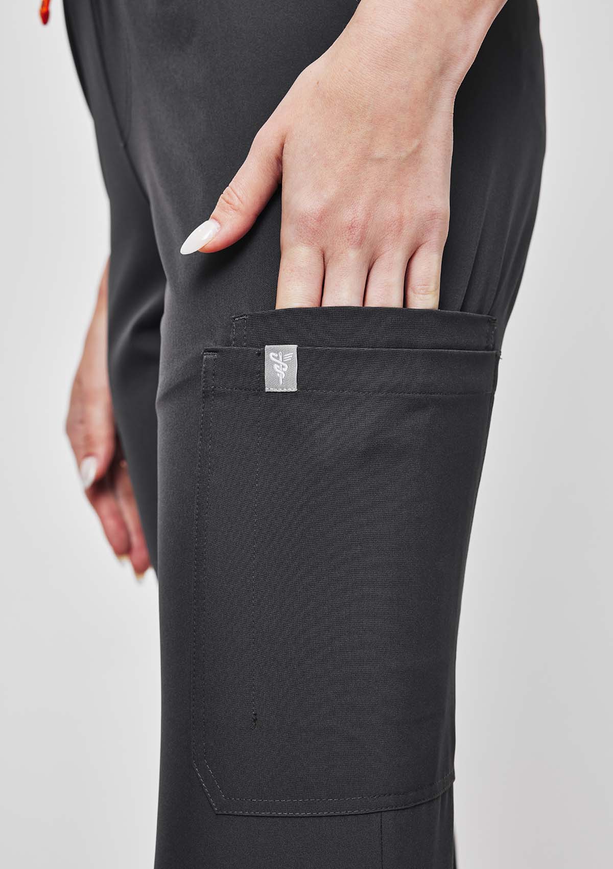 Tapered MoveTech® Scrub Pants 3.0 - Women / Graphite