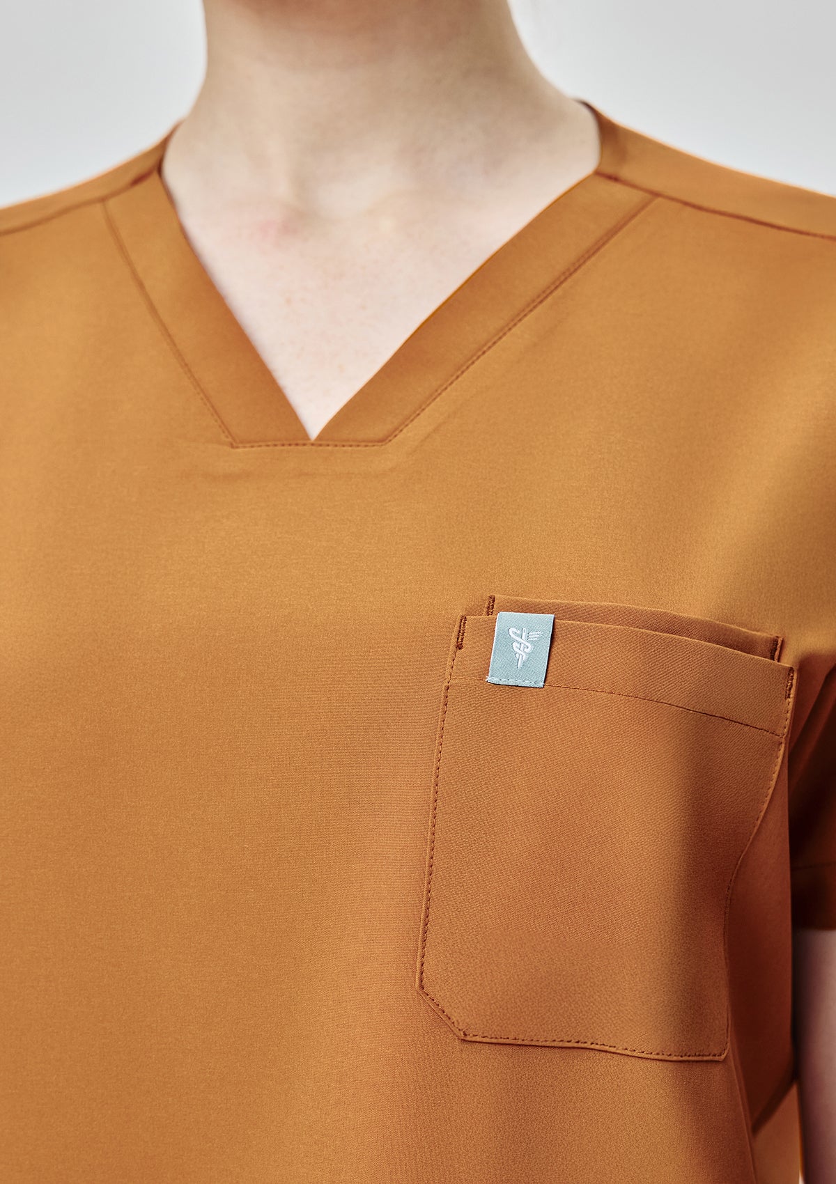 4-Pocket MoveTech® Scrub Top - Women / Caramel