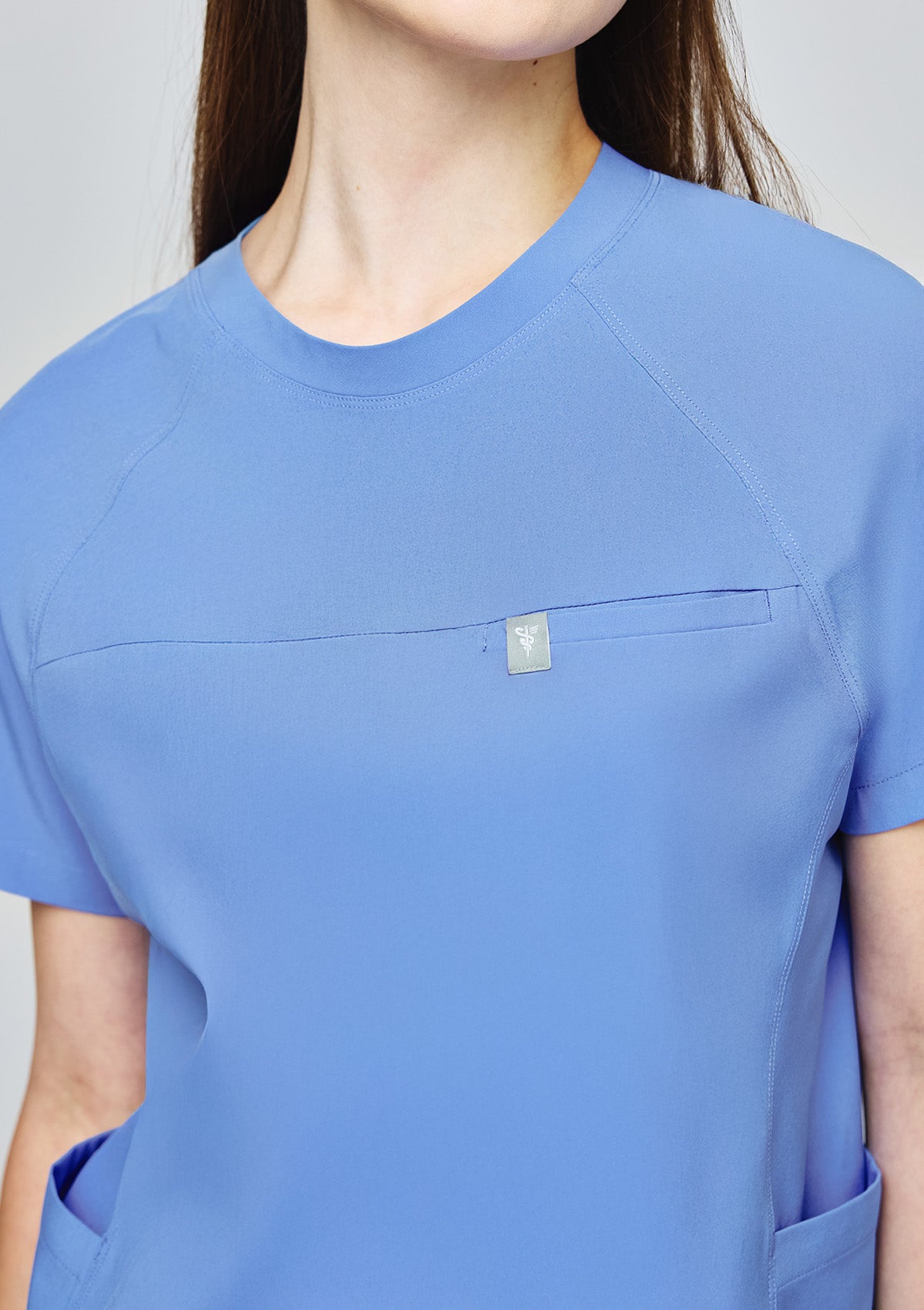 Round Neck MoveTech® Scrub Top Core+ - Women / Cool Ceil