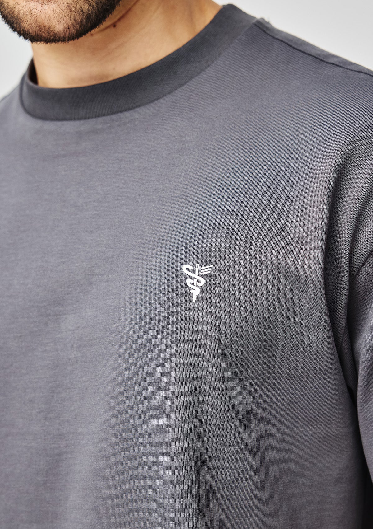 6.8M Tee - Men / Graphite