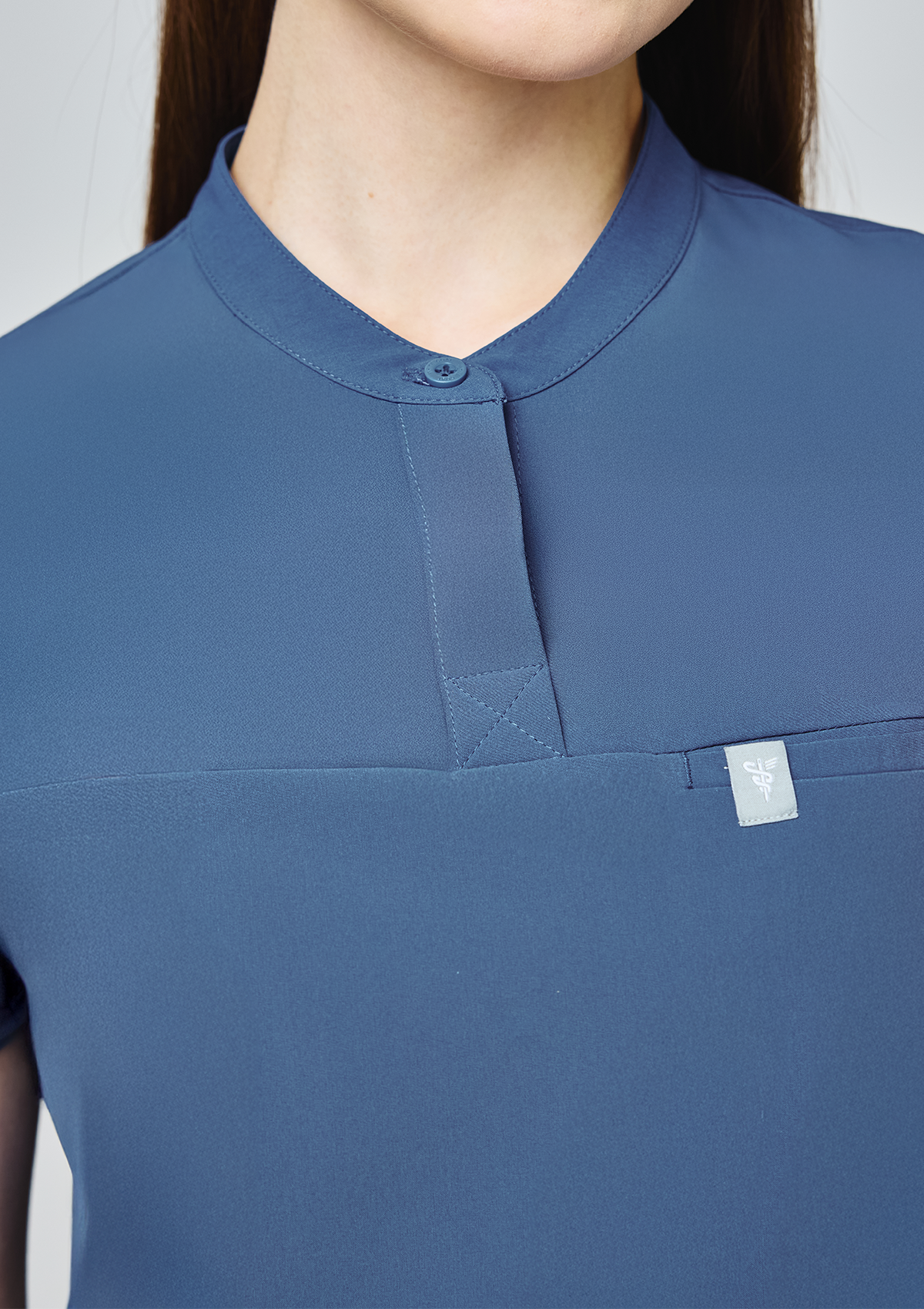 Band Collar MoveTech® Scrub Top Core+ - Women / Steel Blue