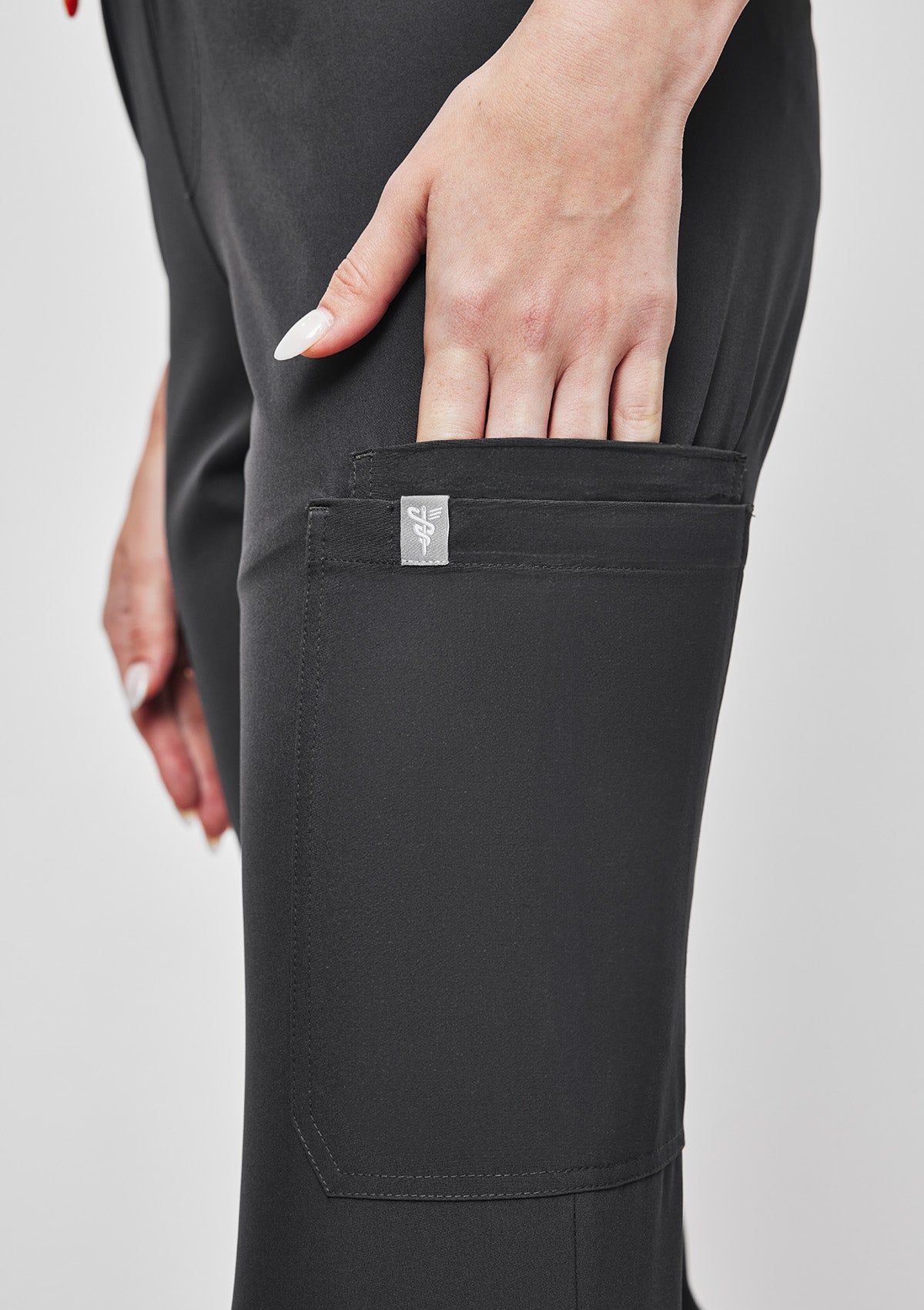 Tapered MoveTech® Scrub Pants - Women / Graphite