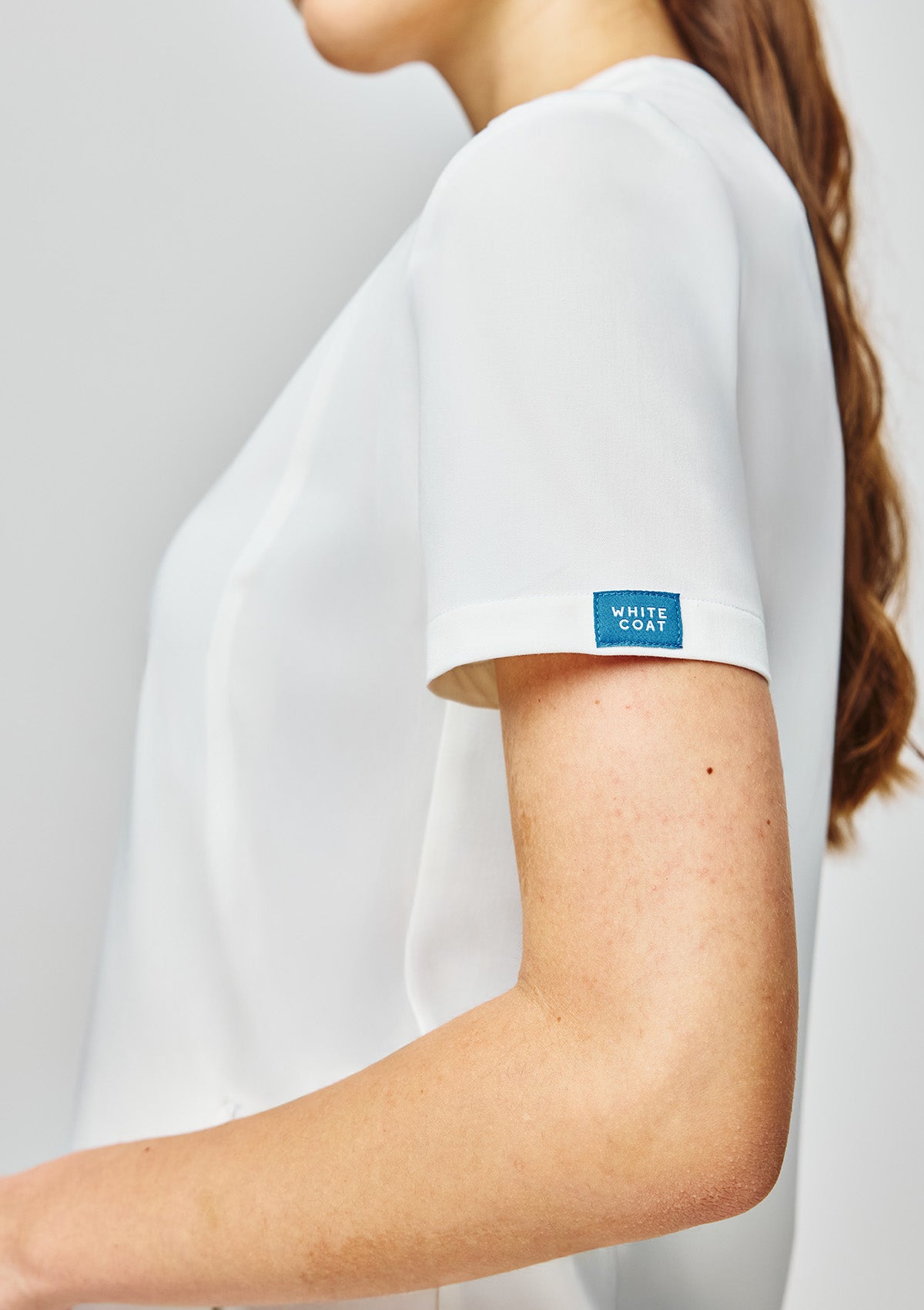 Ribbed Round Neck Scrub Top - Women / Ivory White