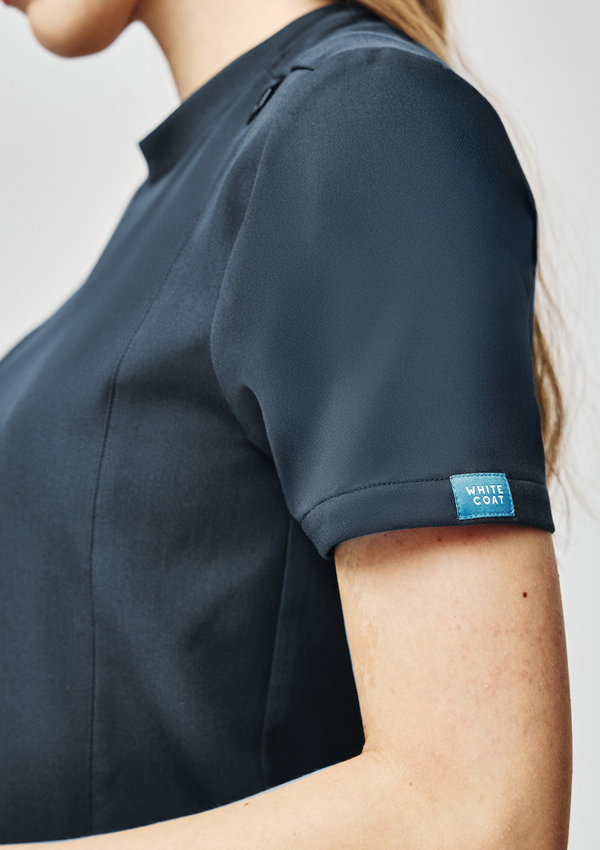 Ribbed Round Neck Scrub Top - Women / Midnight