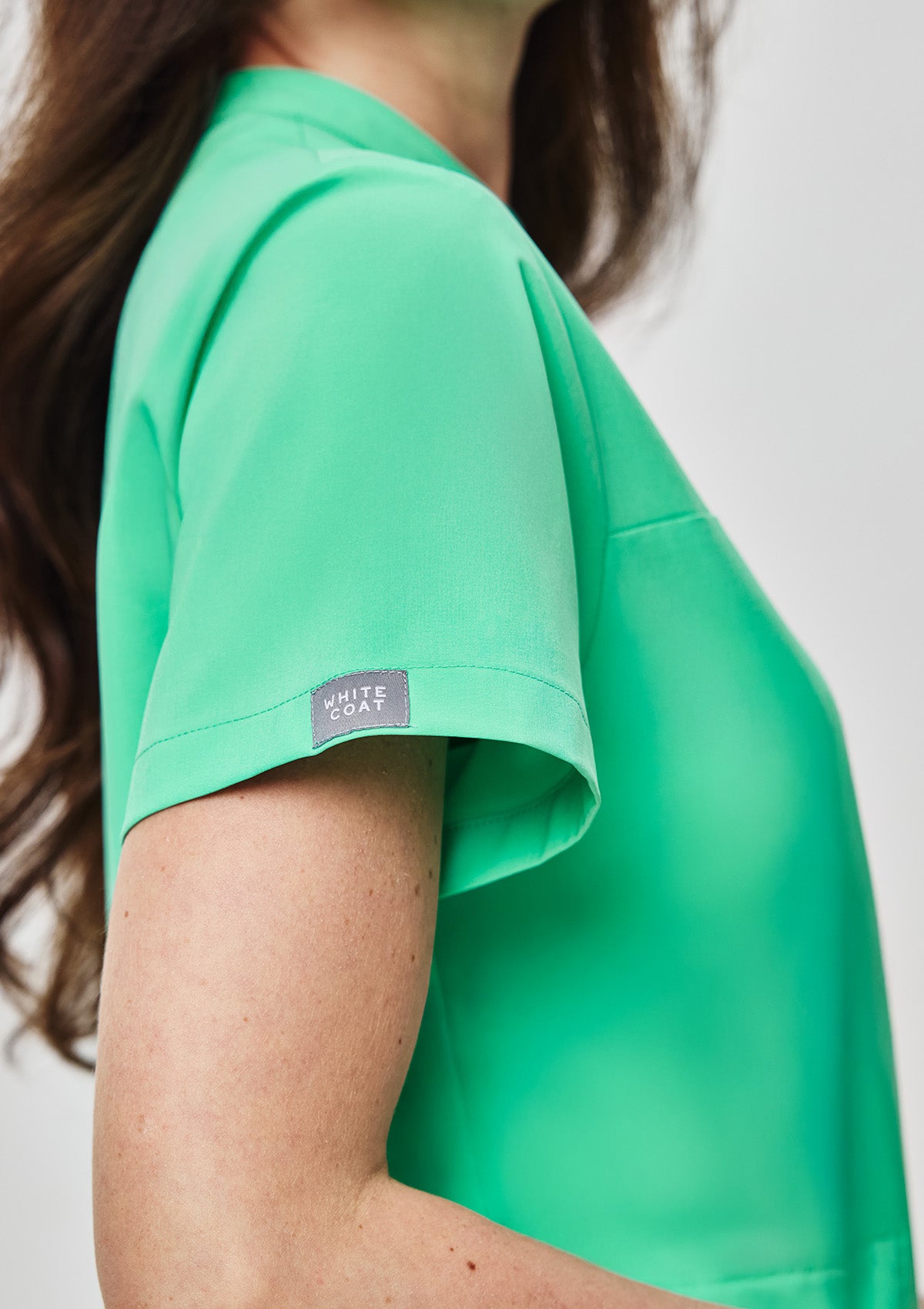 Band Collar MoveTech® Scrub Top Core+ - Women / Cool Mint