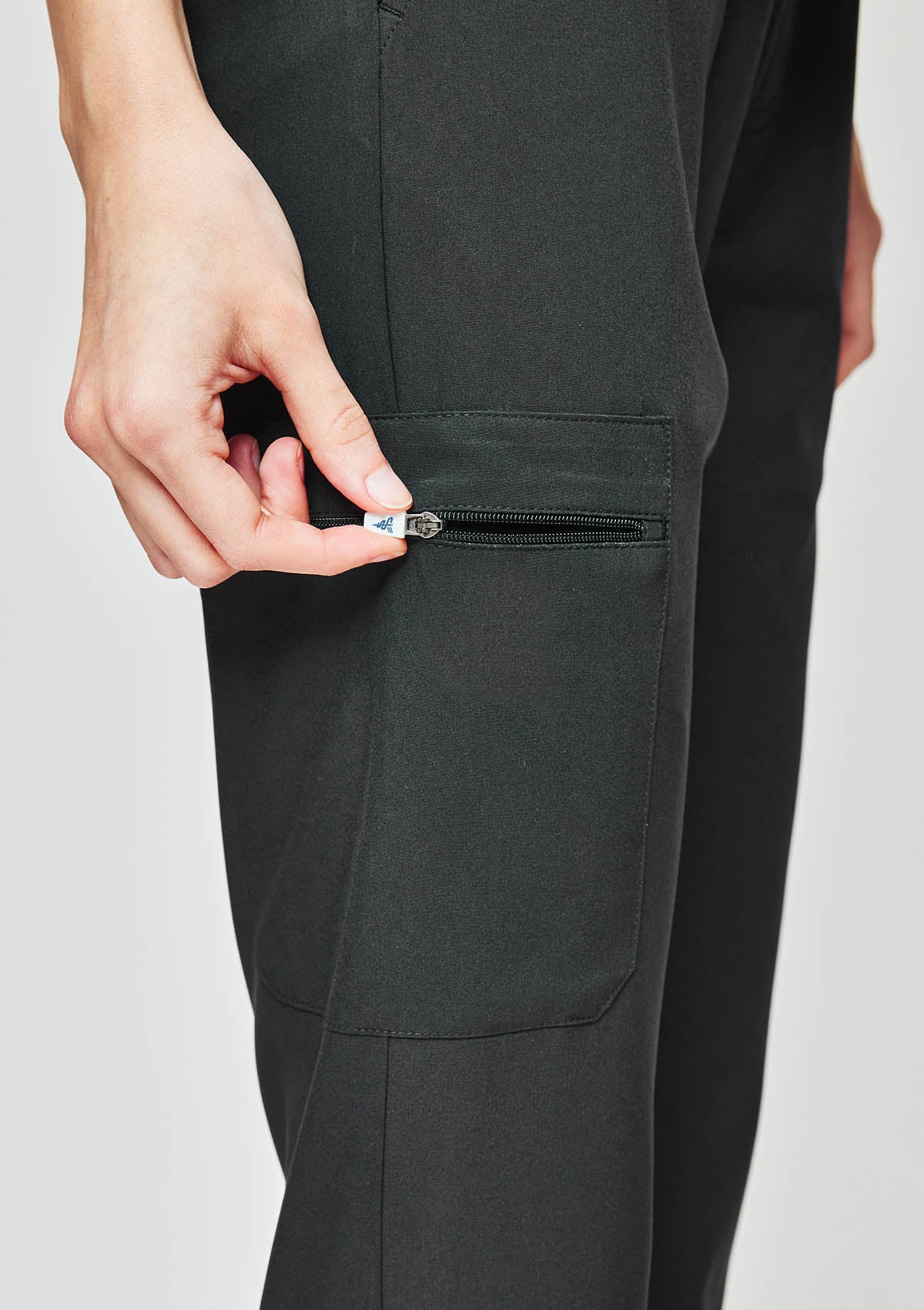 Jogger MoveTech® Scrub Pants 2.0 - New Logo Women / So Black