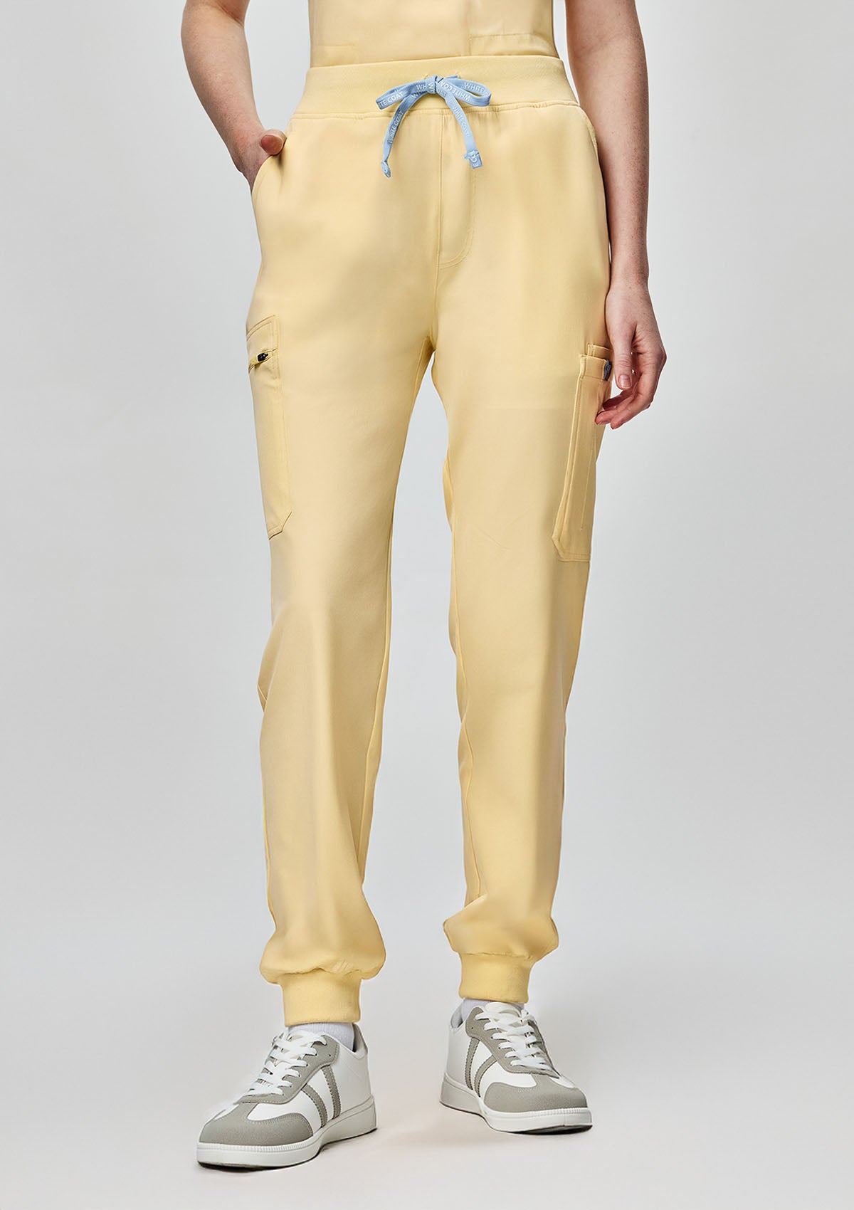 Jogger MoveTech® Scrub Pants - Women / Buttercream