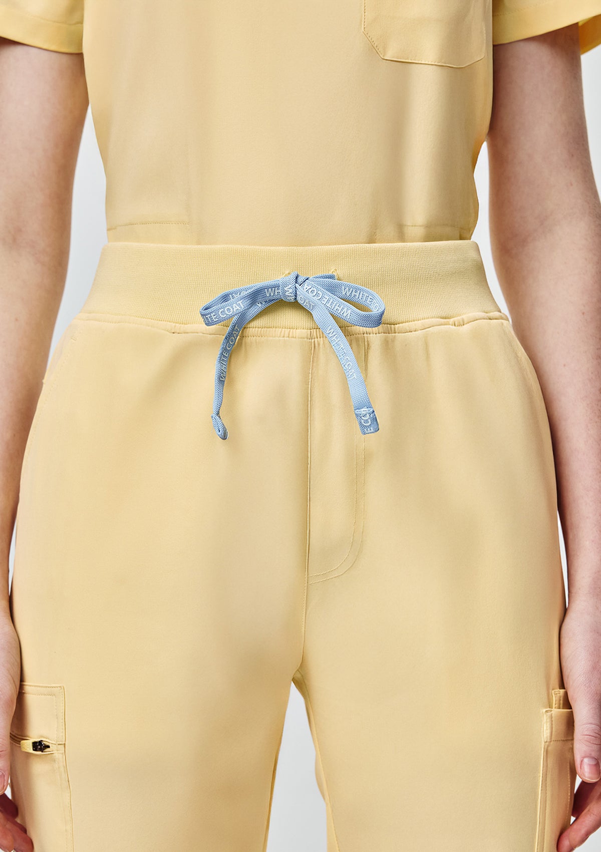 Jogger MoveTech® Scrub Pants - Women / Buttercream