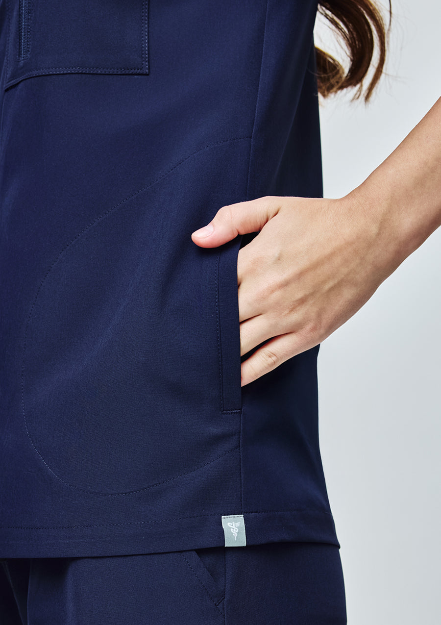 Polo MoveTech® Scrub Top Core+ - Women / Indigo