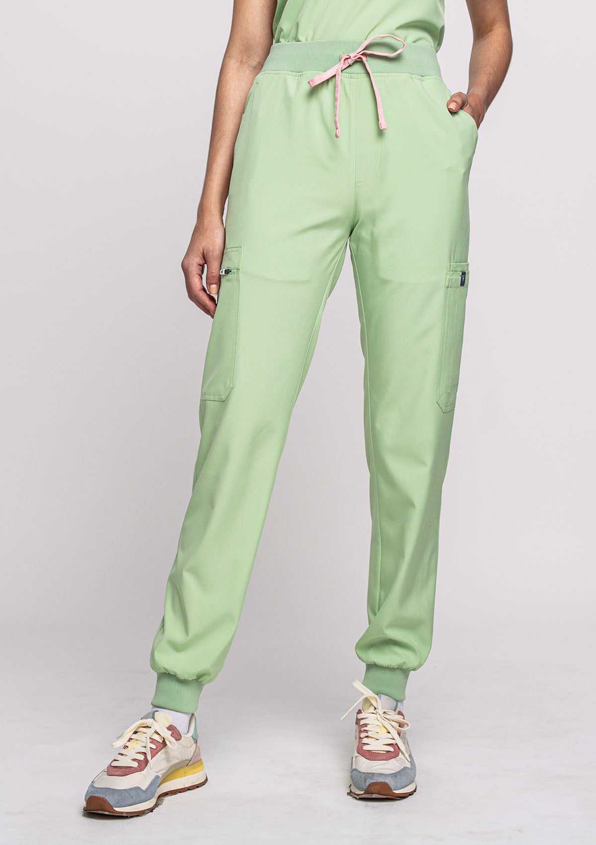 Jogger MoveTech® Scrub Pants - Women / Lime