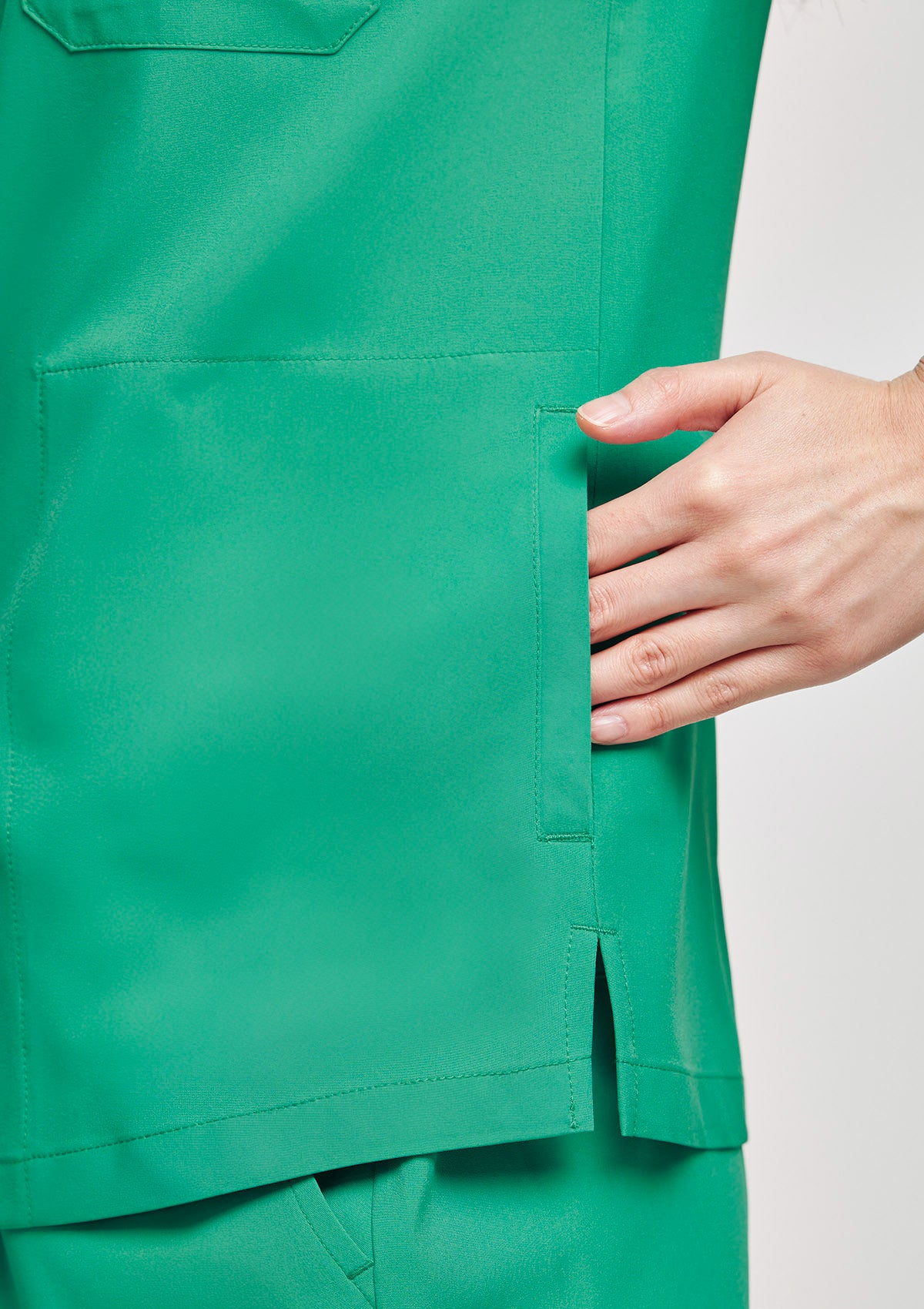 4-Pocket MoveTech® Scrub Top - Women / Cactus