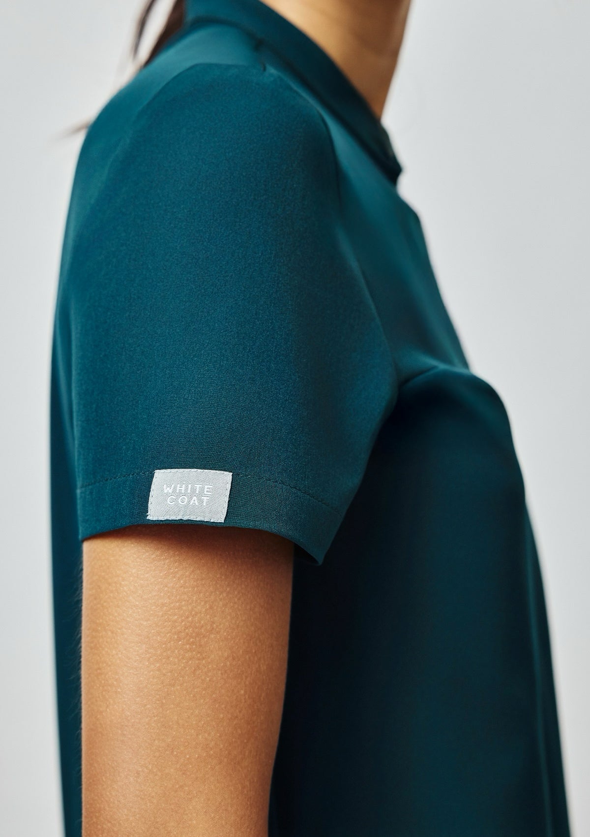 Band Collar MoveTech® Scrub Top Core+ - Women / Deep Teal