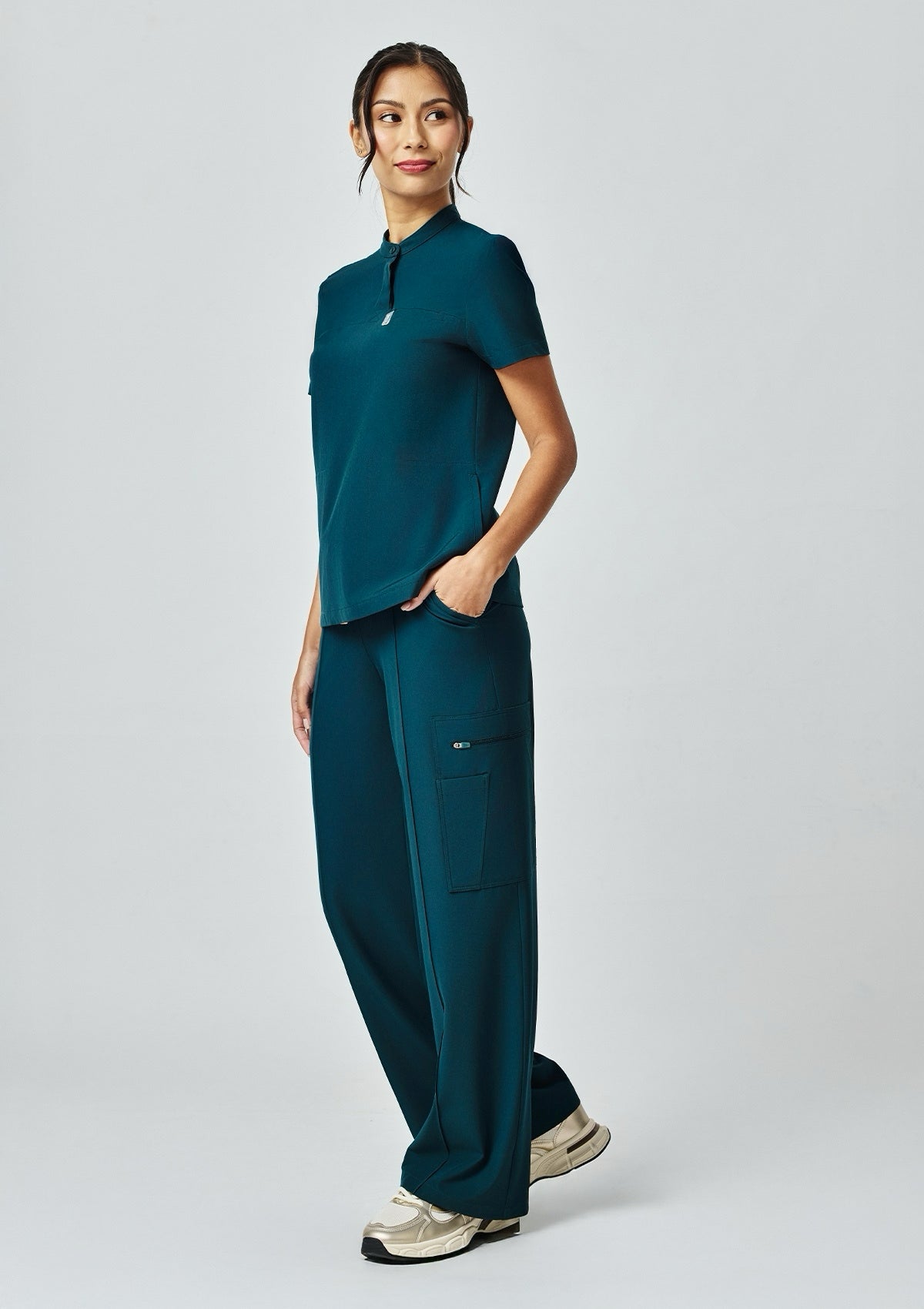Band Collar MoveTech® Scrub Top Core+ - Women / Deep Teal