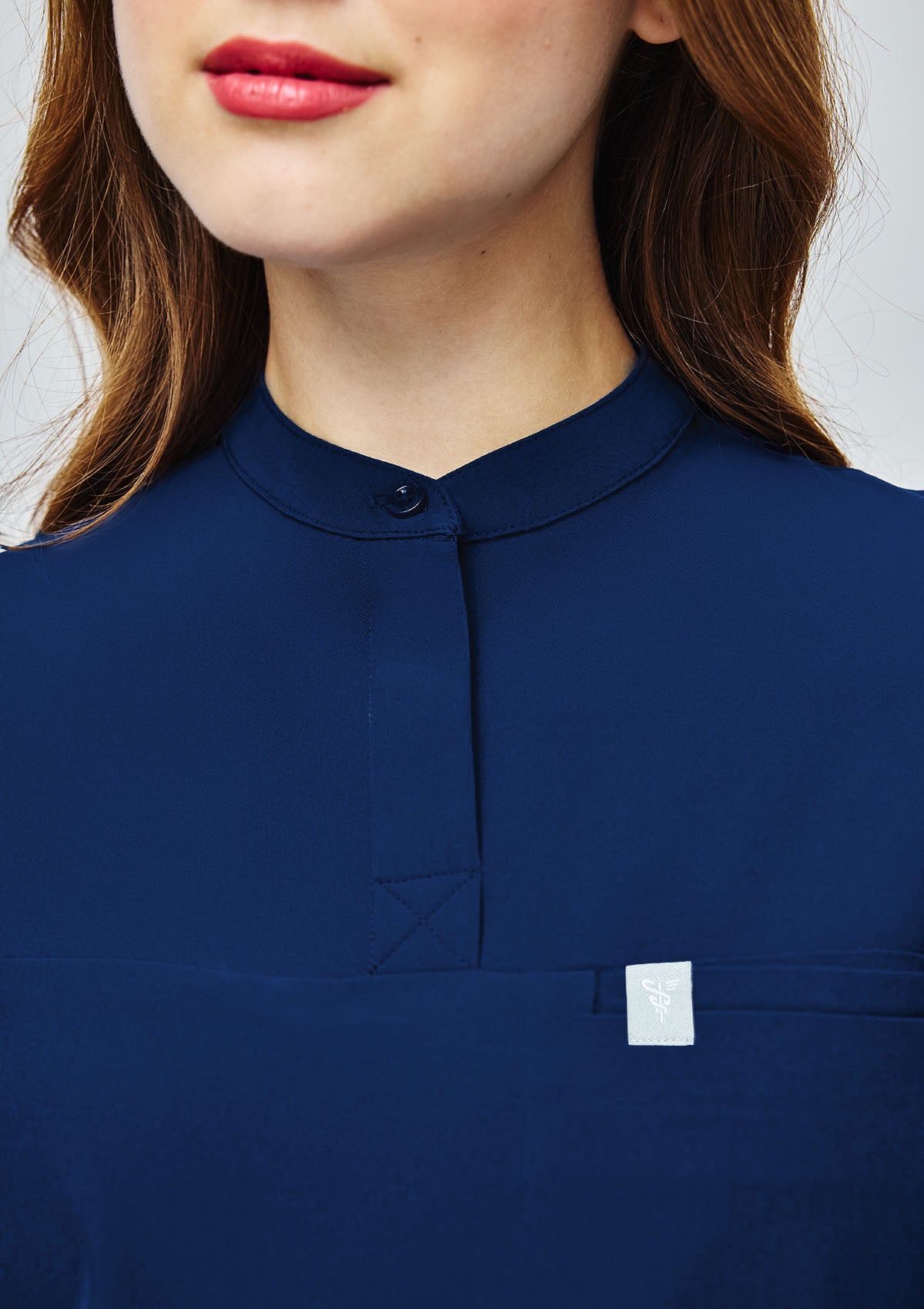 Band Collar MoveTech® Scrub Top Core+ - Women / Navy