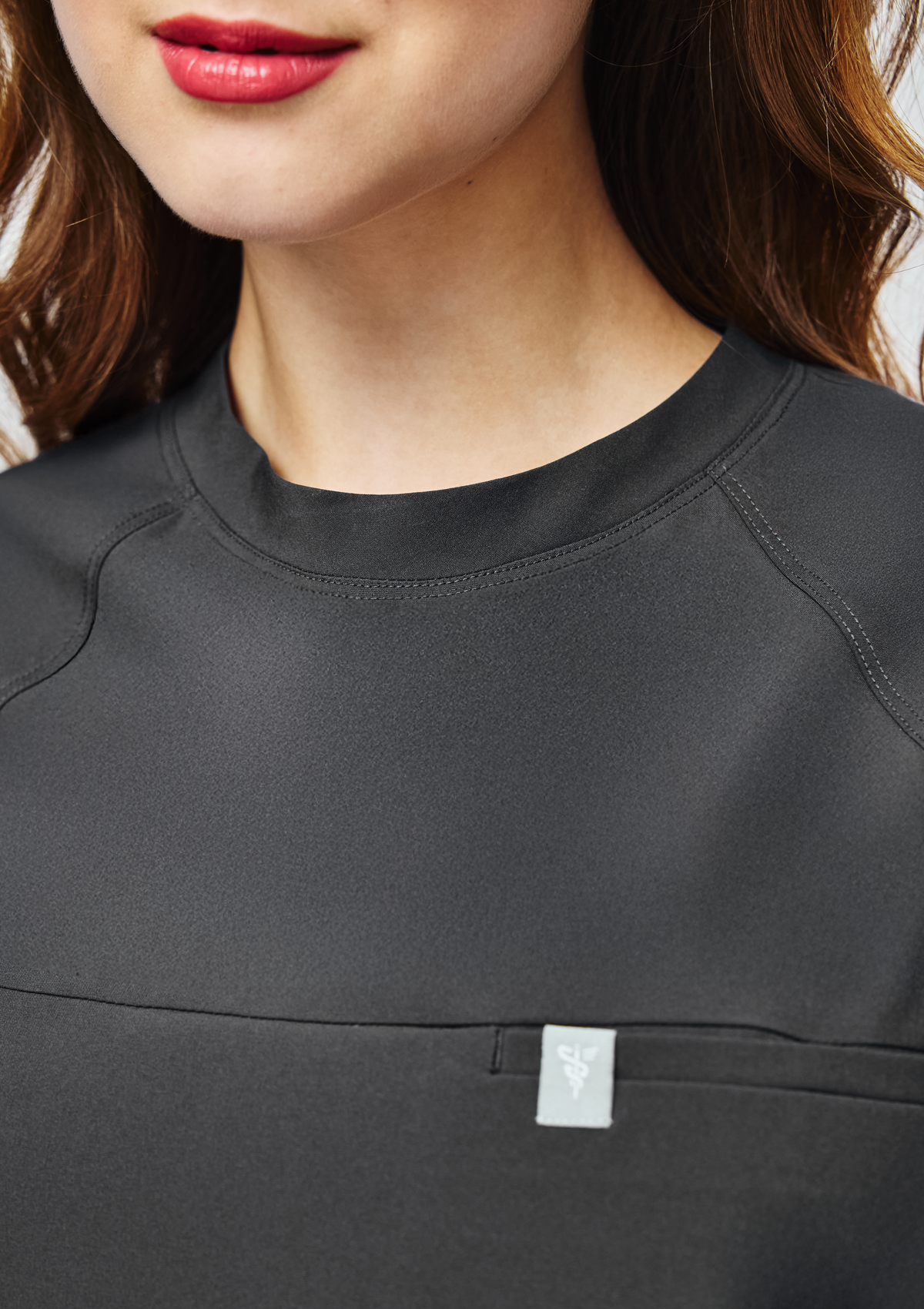 Round Neck MoveTech® Scrub Top Core+ - Women / Graphite