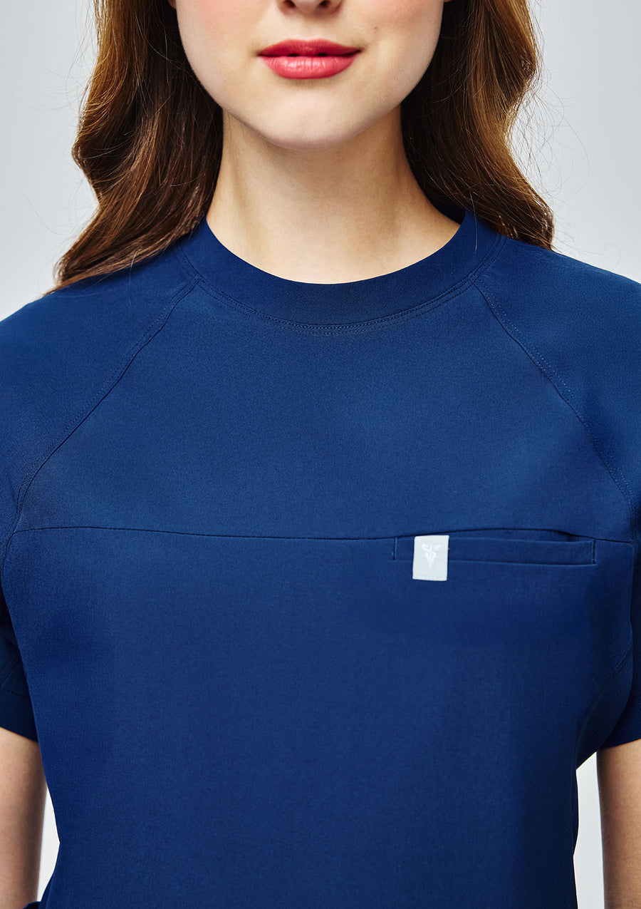 Round Neck MoveTech® Scrub Top Core+ - Women / Navy