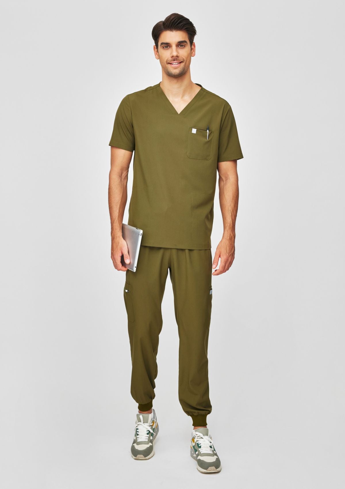 MoveTech® SCRUB SET SALE: 4-Pocket Top + Jogger Pants 2.0 - Men / Forest Green