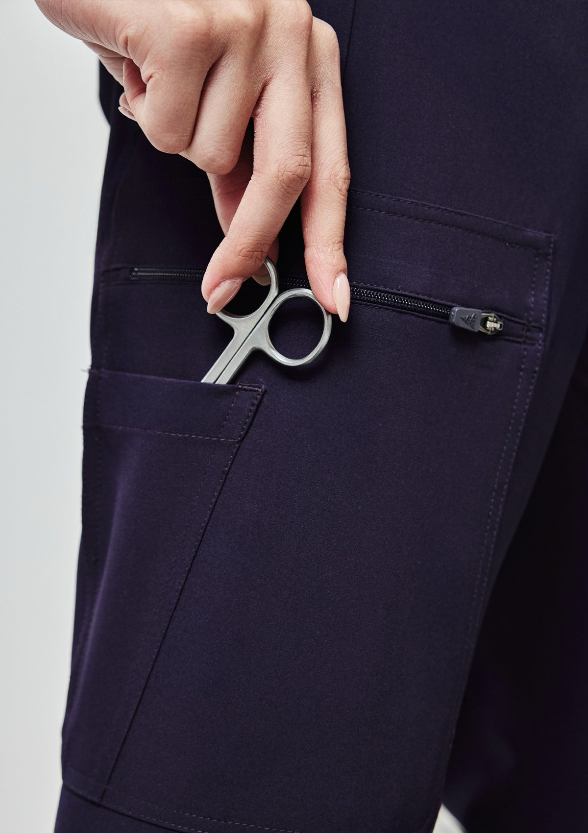Jogger MoveTech® Scrub Pants - Women / Midnight Purple