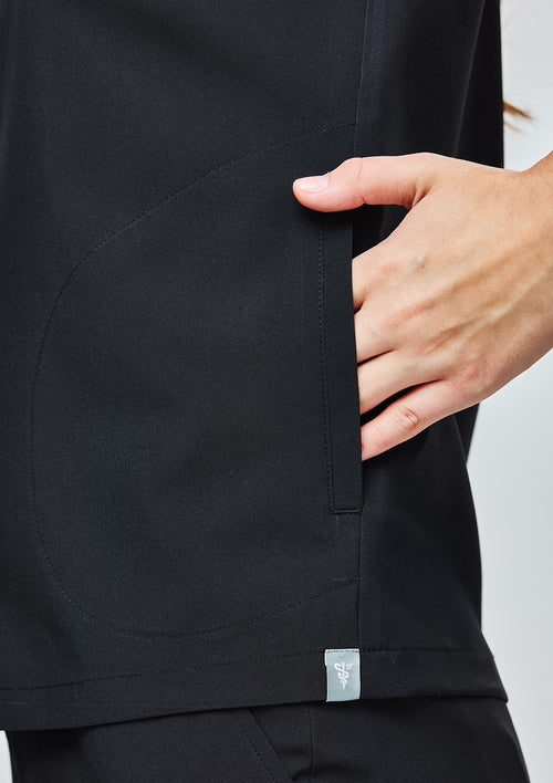 Polo MoveTech® Scrub Top Core+ - Women / So Black