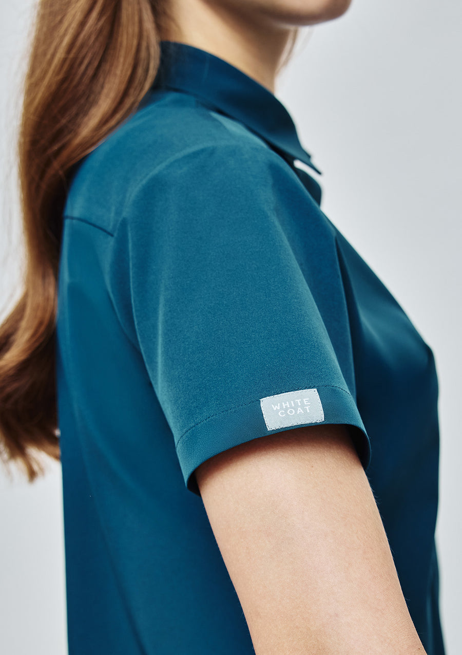 Polo MoveTech® Scrub Top Core+ - Women  / Pacific Tide