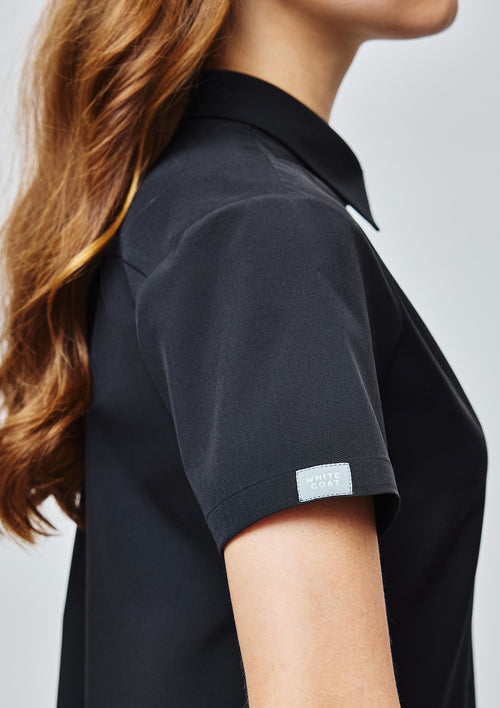 Polo MoveTech® Scrub Top Core+ - Women / So Black
